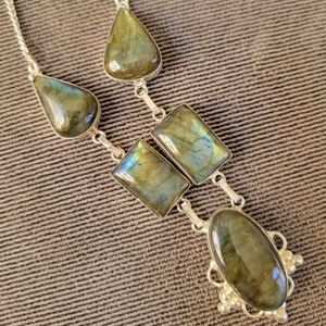 Elegant Silver Labradorite Necklace